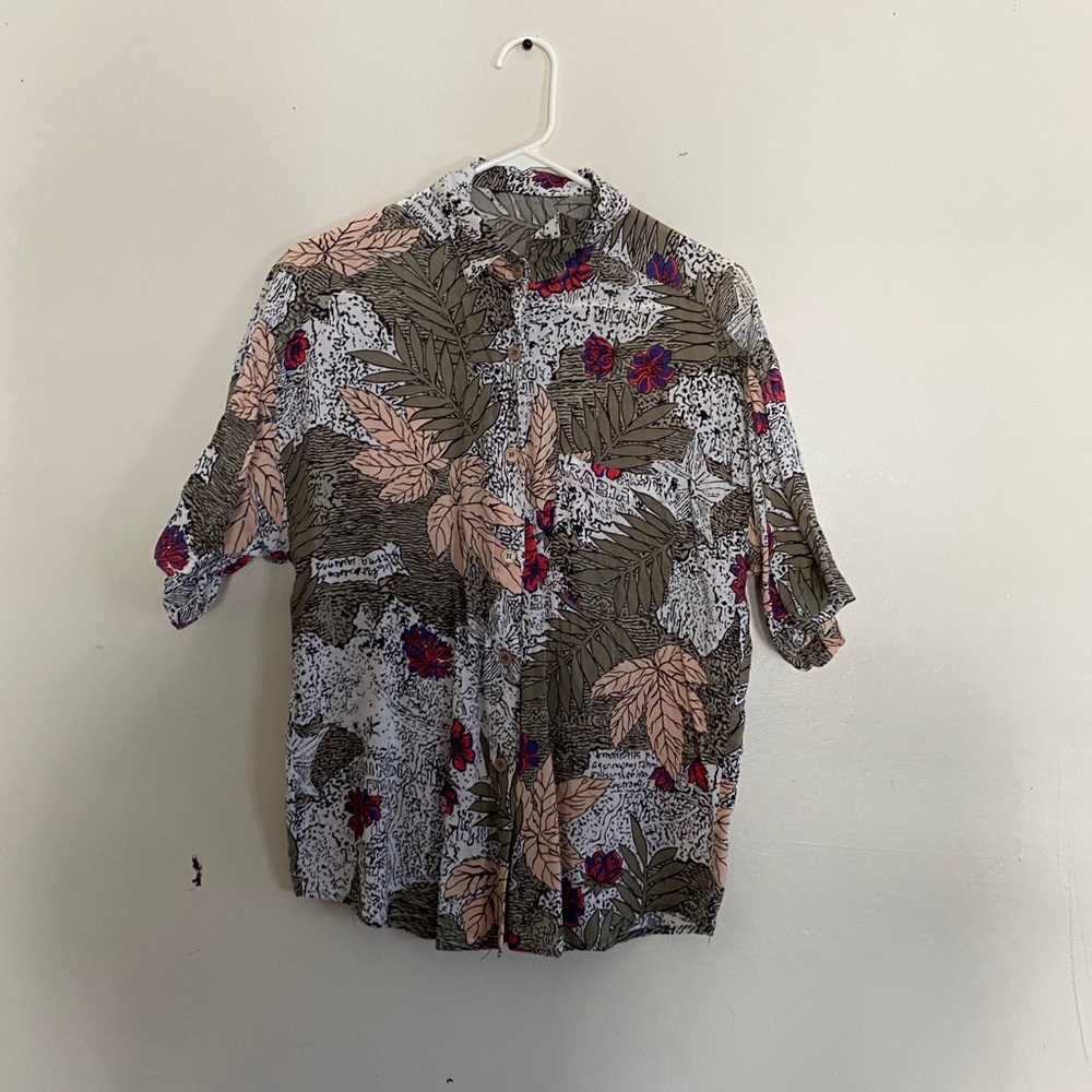Woman Short Sleeve Linen Button Down Shirt